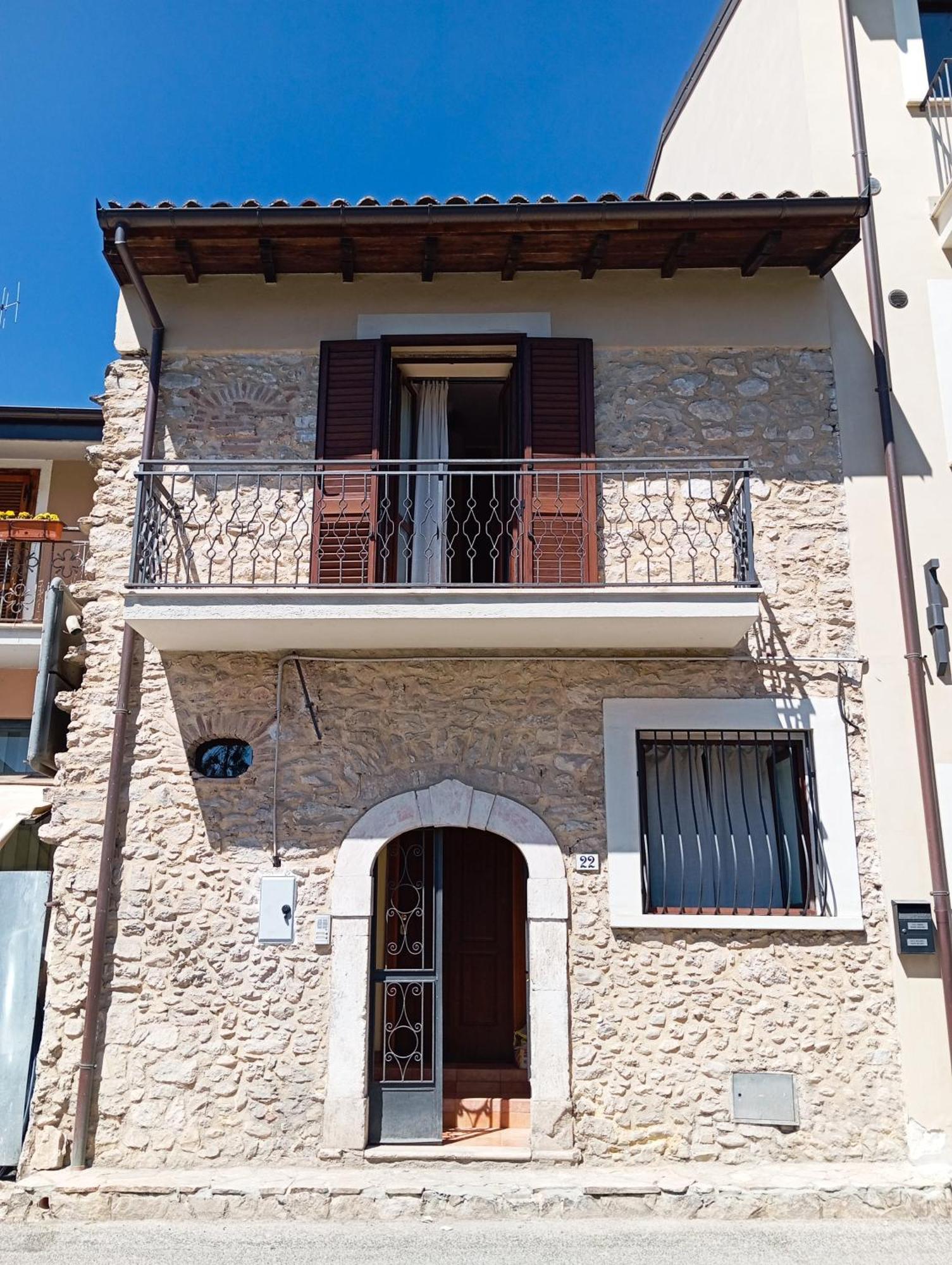 La Casa Di B Villa Paganica Buitenkant foto